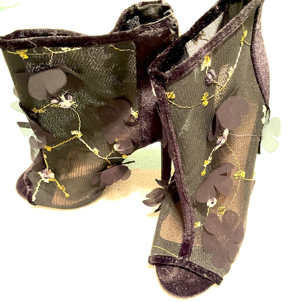 Mesh black heeled booties